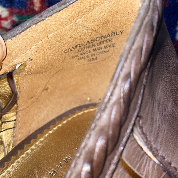 Brown leather Guess high platform peep toe heels. Size 9. Never worn - Picture 12 of 12